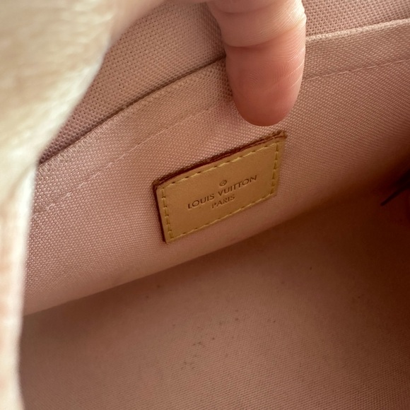 Louis Vuitton Checkered Crossbody Bag - Damier azur - Picture 15 of 16